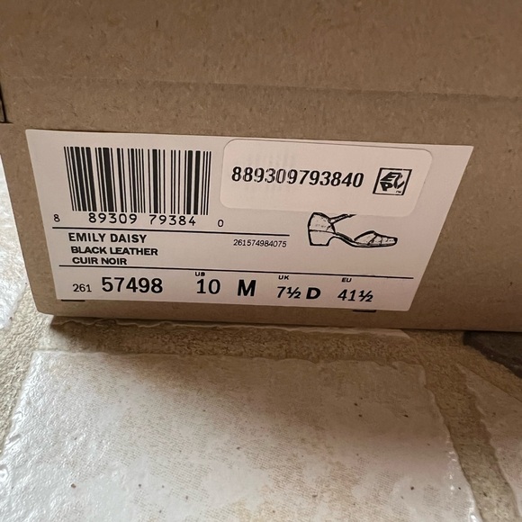 Clarks Black Heels with Unique Design and Moderate Height - Picture 4 of 4